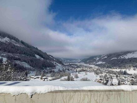 Freundliche 3-Raum-EG-Wohnung mit EBK und Balkon in Bad Gastein