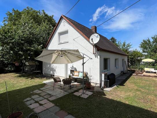 Renoviertes Haus in ruhiger Lage mit großem Garten