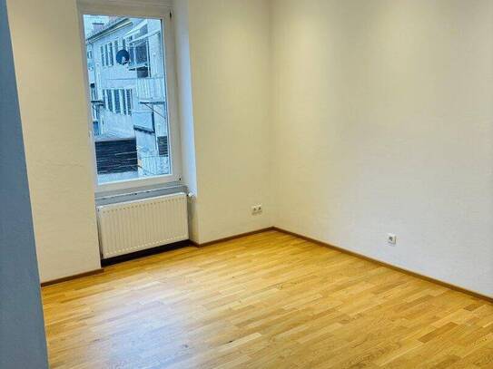 Traum 4-Zimmer Wohnung im Herzen von Graz: modernisiert/Saniert mit Balkon. Jetzt zugreifen!