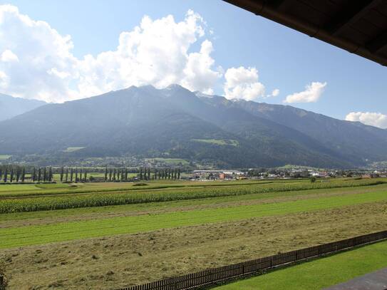 Sonnige Wohnung im ersten OG mit Süd Balkon