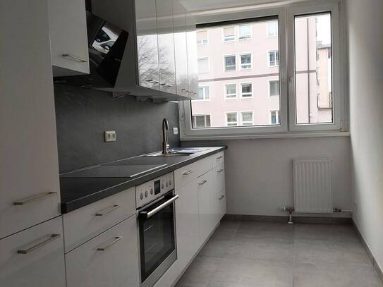 3 Zimmer Wohnung neu renoviert