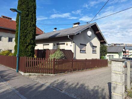 Haus mit Ausbaupotential mitten in Offenhausen