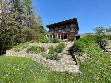 Energieeffizientes Einfamilienhaus mit Sonnenterrasse in idyllischer Waldrandlage - Besonderheit!