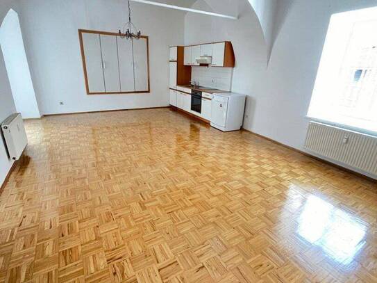 "Charmante, frisch sanierte Zweieinhalbzimmerwohnung im Herzen von Frohnleiten – Haustierfreundlich und zur Miete!"