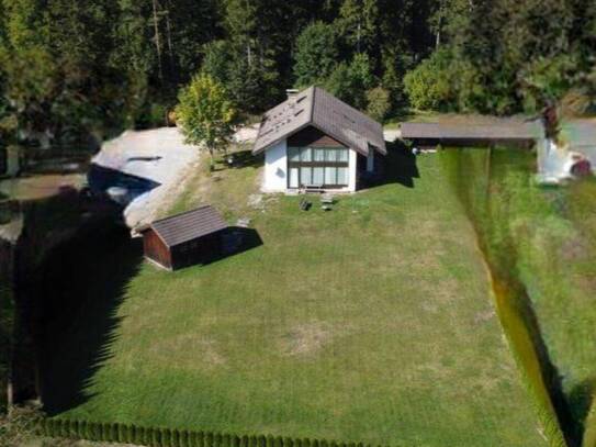 Traumhaftes Haus im idyllischen Rohr im Gebirge