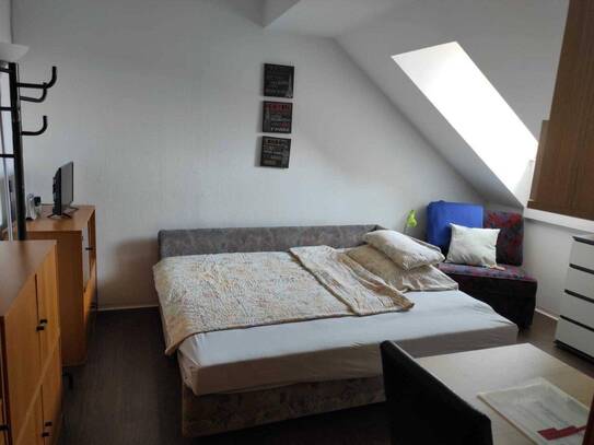 Möblierte 1-Zimmer-Wohnung mit Parkplatz in Hof