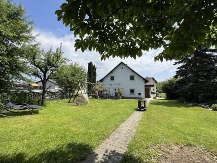 !!NEUES ANGEBOT!! Immobilie mit Potenzial - Geräumiges Haus mit 6 Zimmer in idyllischer Lage