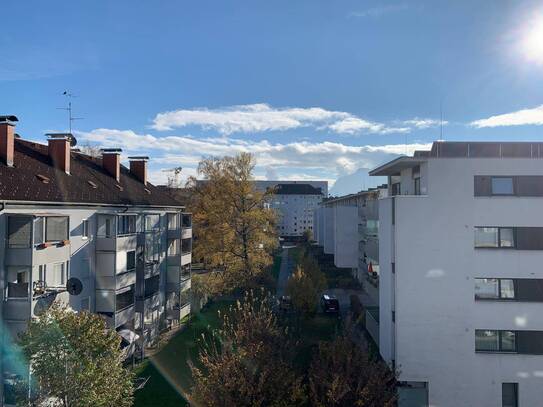 3 Zi Wohnung mit großem Balkon