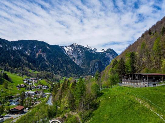 Dein Traum vom eigenen Pferdehof wird wahr! Moderne Reithalle in Dalaas zum Verkauf!