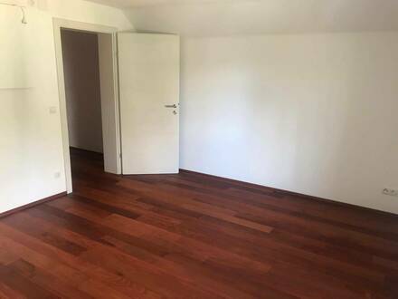 Top sanierte 3-Zimmer-Wohnung/110qm(Provisionsfrei)