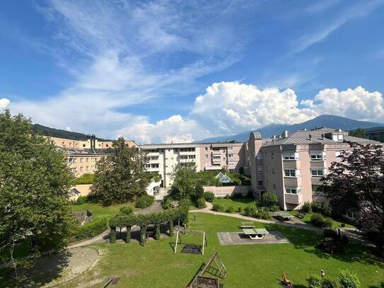 Freundliche 2-Raum-Wohnung mit EBK und Balkon in Innsbruck