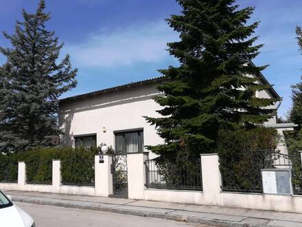 Modern renoviertes Haus mit großem Garten, provisionsfrei