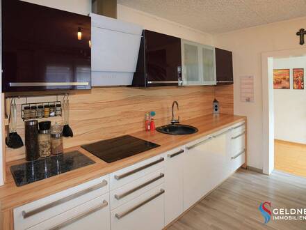 Mitten in Oberpullendorf!! Teilrenoviertes Haus mit neuen Fenstern + neuer Küche + tollem Badezimmer + riesiger Terrass…