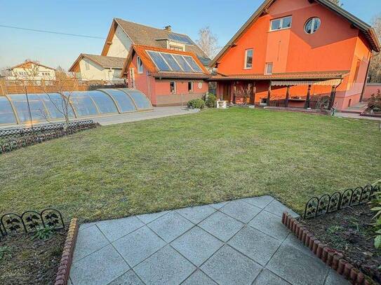 Charmantes, saniertes Einfamilienhaus mit Pool und gepflegtem Garten in Wels-Lichtenegg