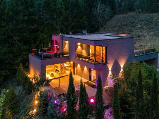 Stilvoll Wohnen. Moderne, luxuriöse Villa in idyllischer Traumlage mit Weitblick