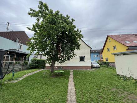 Einfamilienhaus in Traun, mit einem Gartenhaus & Garage !