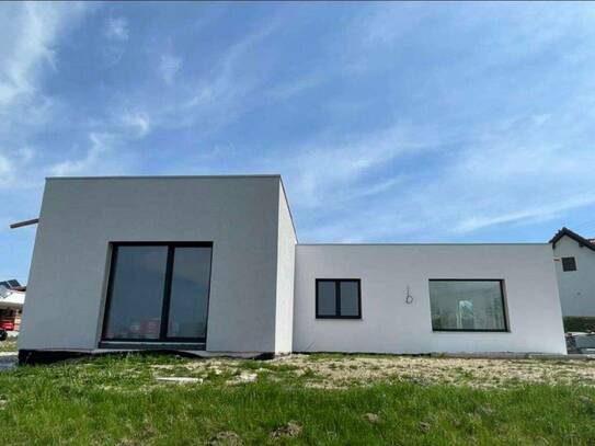 Modernes Wohnglück in Waldkirchen am Wesen - Bungalow mit Garten, Terrasse und erstklassiger Ausstattung für 395.000,00…