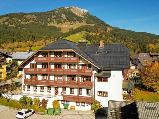 Apartment-Hotelbetrieb mit traditionellem Gasthaus, Bar und Kegelbahn