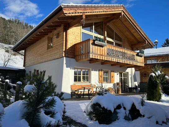 Neuwertiges luxuriöses Chalet in den südlichen Kitzbüheler Alpen mit Panoramablick und attraktiver selbstbestimmter Mie…