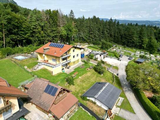 Mehrfamilienhaus mit großzügigem Grundstück