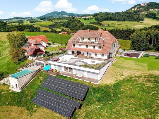 Einzigartiges Luxus-Anwesen in herrlicher Lage. - 9 Schlafzimmer & Bäder! - Terrassen & Pool mit traumhaftem Fernblick.