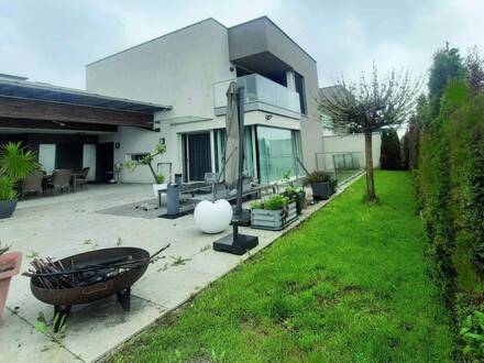 Luxuriöses Hightech- Niedrig-Energie-Haus mit Pool und großem Garten in Feldkirchen bei Graz
