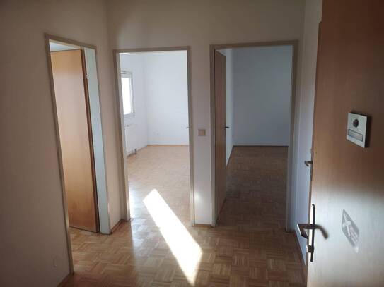 Attraktive und helle 2-Zimmer-Wohnung mit Balkon in Graz (WG- fähig)