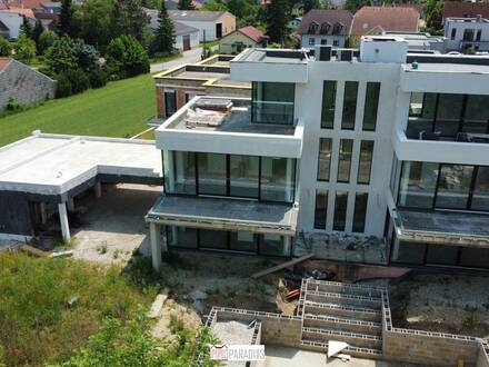 NEUER PREIS! MODERNE DESIGNVILLA MIT AUFZUG UND POOL