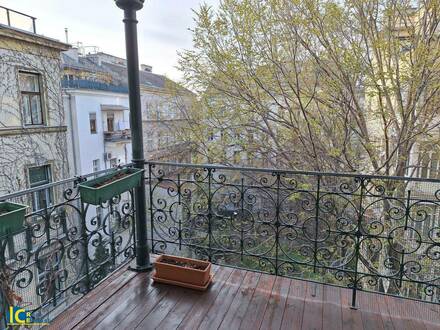 RUHEOASE, Exklusives Wohnen in toprenovierter Terrassen Altbauwohnung mit Balkon