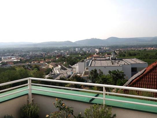 Dachterrassenwohnung in herrlicher Aussichtslage - teilmöbliert