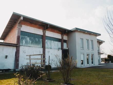 Ausbaufläche mit genehmigungsfähigem Einreichplan für Wohn- und Gewerbeimmobilien!