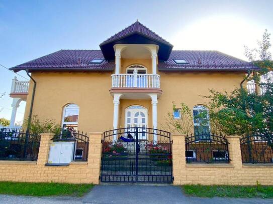 PRACHTVOLLE VILLA NÄHE WIEN mit Solaranlage, Granit, Sommerküche mit Grillplatz, Räucherofen und Pizzaofen