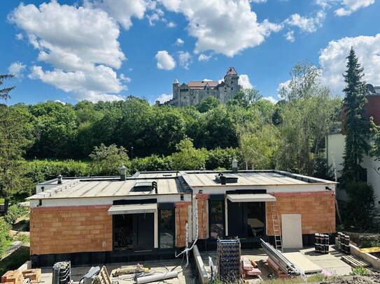 AKTIONSPREIS! Exklusive Doppelhaushälften inkl. Terrasse/Garten + Balkon! TRAUMAUSBLICK auf Burg Liechtenstein! SCHLÜSS…