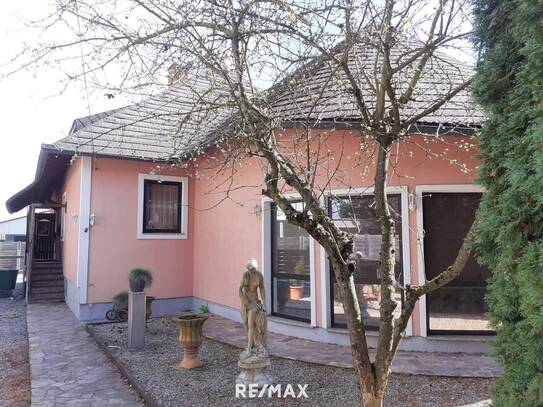 Einzigartige Gelegenheit - Großzügiges, modernes Einfamilienhaus in erstklassiger Lage !