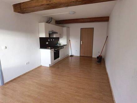 Schöne 2 Zimmerwohnung inkl. Küche