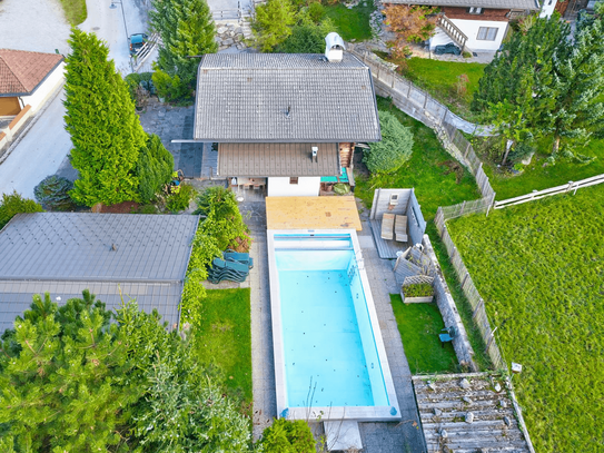 Tiroler Zuhause mit großem Garten, Pool und Garagen