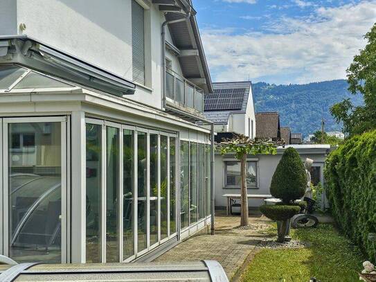 Doppelhaushälfte mit überdachtem Pool in Ruhelage in Bregenz