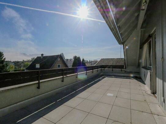 "Am Rheindamm fühl ich mich wohl" Gut eingeteilte 3 1/2 Zimmer Wohnung mit großer Panorama-Terrasse