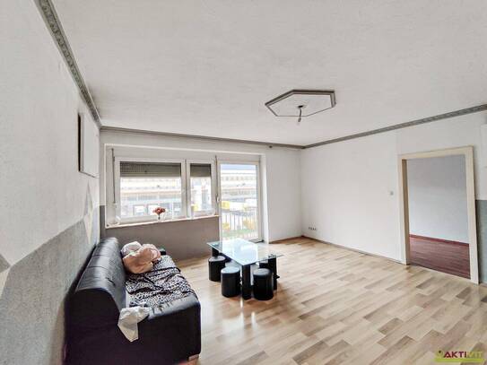 Neuer Preis! - Gepflegte 3-Zi.-Wohnung großen Fenstern. - 2. OG mit Lift. - Fußläufig zum Hauptbahnhof.