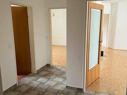 Hochwertige, gepflegte 4-Zimmer Wohnung mit hauseigener Tiefgarage in bester Lage in Gallneukirchen zu verkaufen