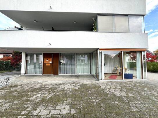 Moderne Büro-/Praxisfläche in zentraler Lage mit Garage und Parkmöglichkeiten in Hard