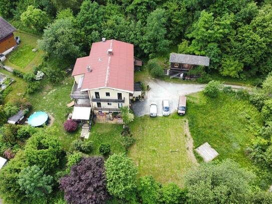 Sanierungsbedürftiges Mehrparteienhaus mit Seeblick