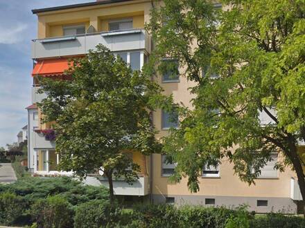 PROVISIONSFREIE Mietwohnung im Grünen mit LOGGIA - sehr guter Zustand von Privat!!