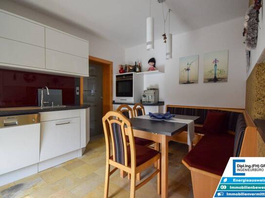 Hochwertige Erdgeschosswohnung mit Sauna, modernem Bad, Einbauküche und Wärmepumpe – geringe BK