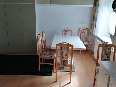 Freundliche 2,5-Zimmer-EG-Wohnung mit EBK in Schrems