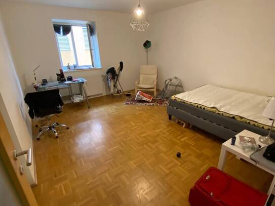 Verkauf: zentrale 2-Zimmer-Wohnung (WG-geeignet)