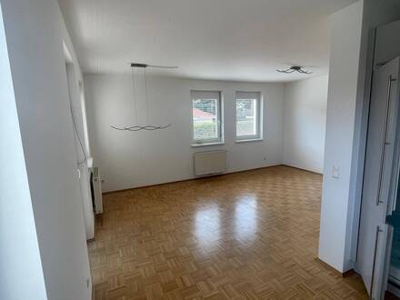 Schöne südseitige 2 Zimmer Wohnung