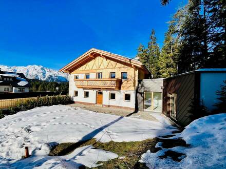 Sonnendurchflutetes, revitalisiertes Bauernhaus mit Panoramablick, ein historisches Juwel