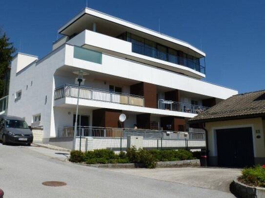 Seekirchen in Seenähe: 2-Zimmer-Wohnung mit Terrasse