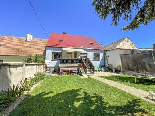 Wohnhaus 5 Min. vor Gänserndorf. - Liebevoller Garten und sanierter Bestand. - Bahnhof fußläufig.